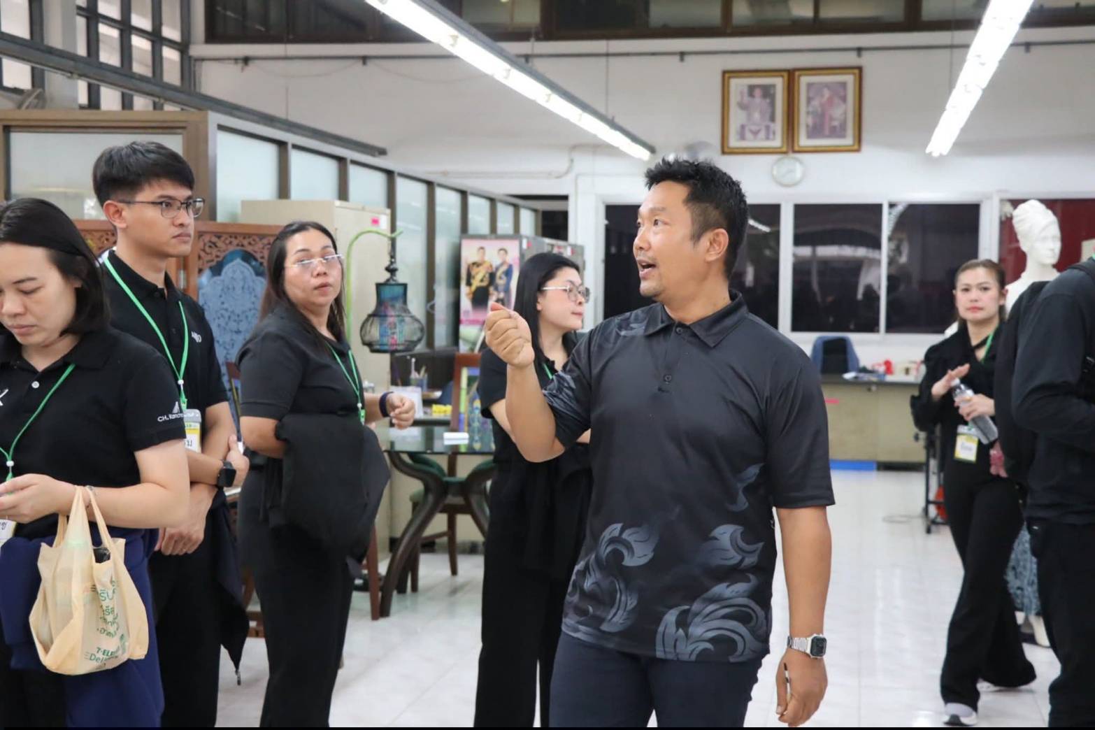 title - ผู้อำนวยการกลุ่มฝึกอบรมและการพัฒนาผลิตภัณฑ์ (ศพส.) ได้รับเชิญเป็นผู้บรรยายพิเศษ  ให้แก่ ข้าราชการใหม่ รุ่นที่ 10 หลักสูตร ต้นกล้าข้าราชการ ประจำปีงบประมาณ พ.ศ. 2569 ณ ห้องประชุมอาคาร 100 ปี ศูนย์ส่งเสริมและพัฒนาอาชีพเสริมนอกภาคการเกษตร